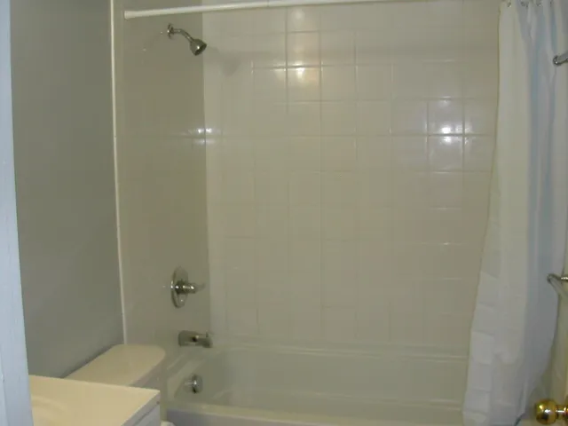 $1,700 | 245 Brookridge Court, Unit 1, Ann Arbor, MI 48103