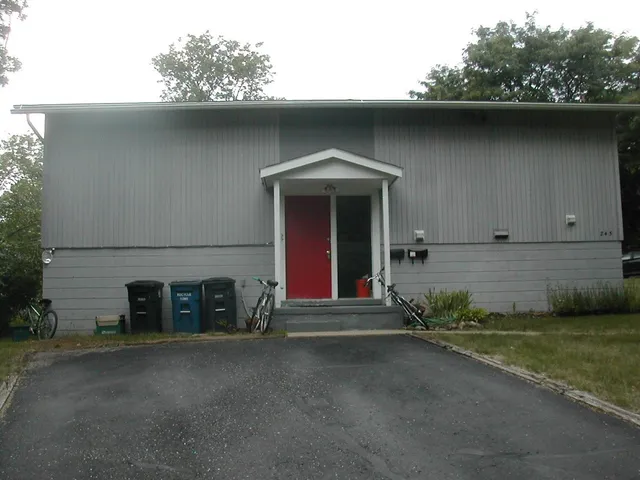 $1,700 | 245 Brookridge Court, Unit 1, Ann Arbor, MI 48103