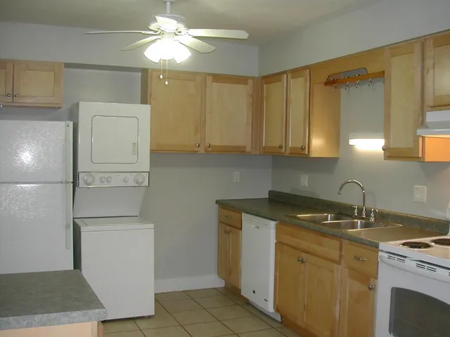 $1,700 | 245 Brookridge Court, Unit 1, Ann Arbor, MI 48103