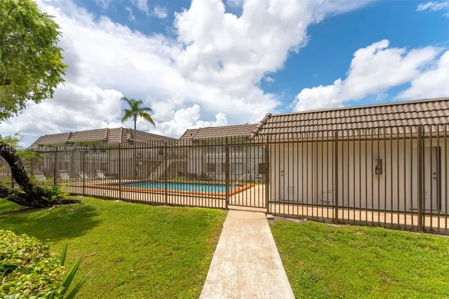 $2,250 | 6911 Southwest 129th Avenue, Unit 2, Miami, FL 33183