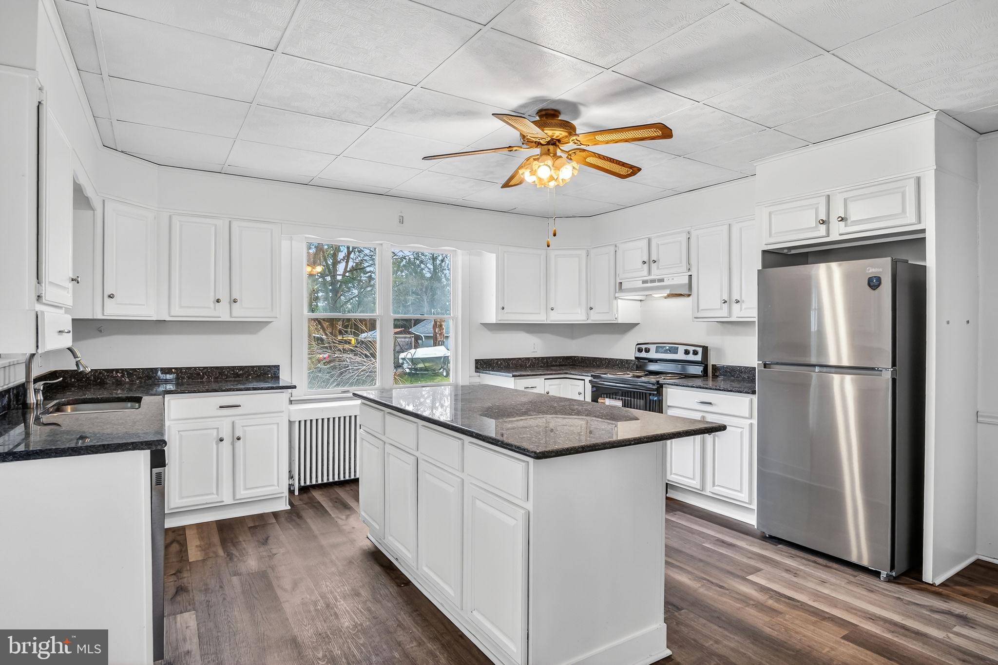404 Main Street Lavelle, PA 17921 - Photo 7 of 33 Kitchen