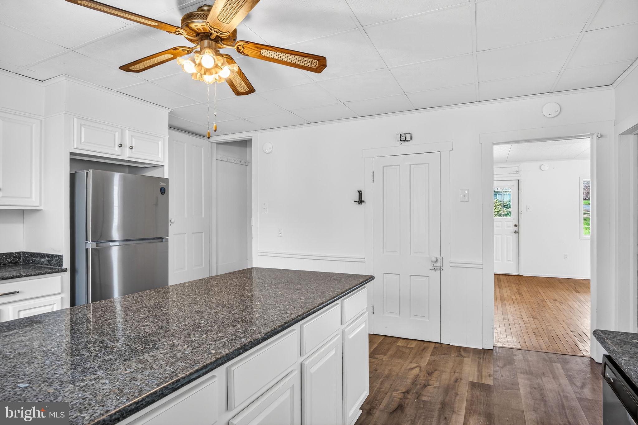 404 Main Street Lavelle, PA 17921 - Photo 9 of 33 Kitchen