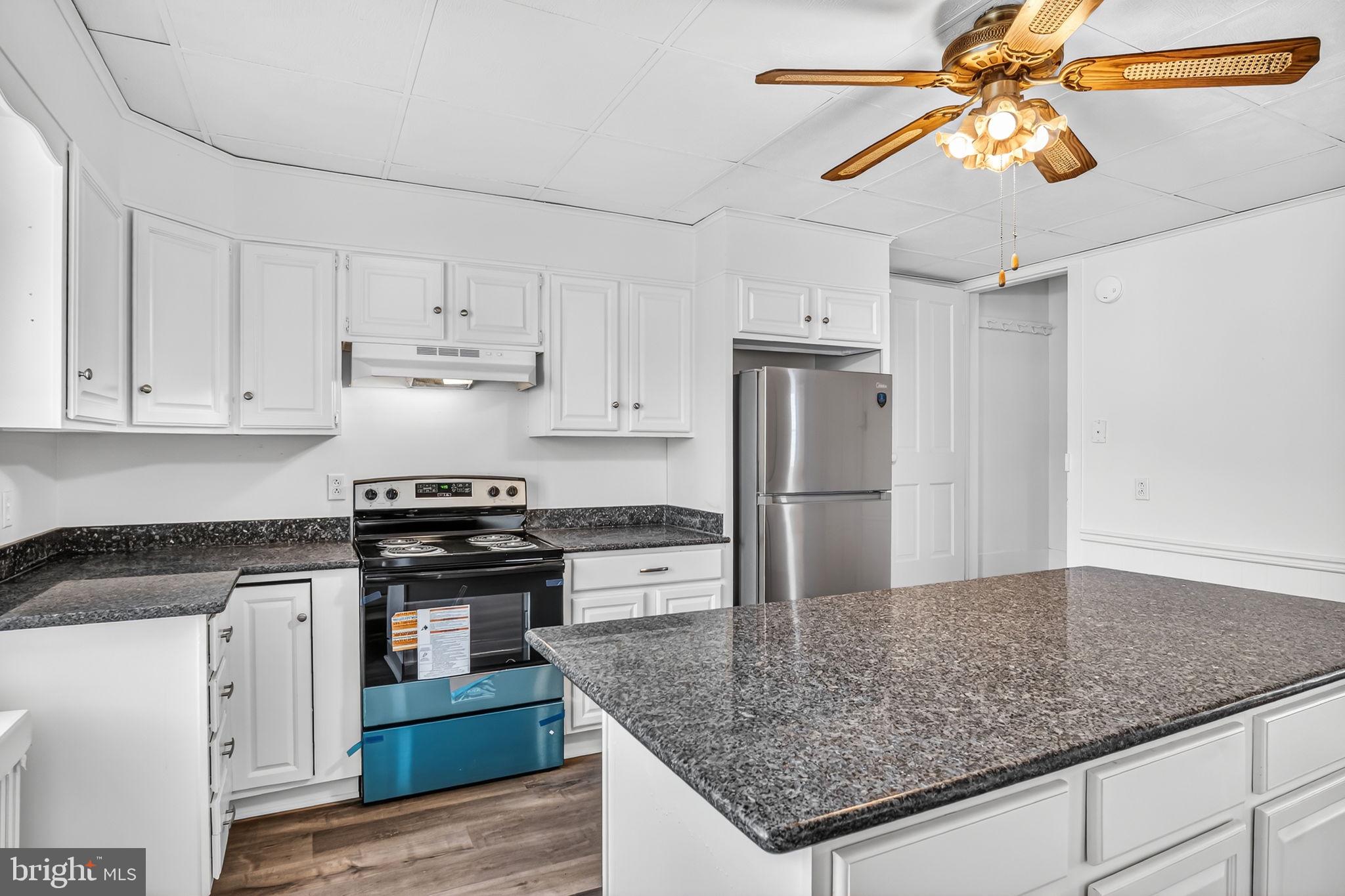 404 Main Street Lavelle, PA 17921 - Photo 10 of 33 Kitchen