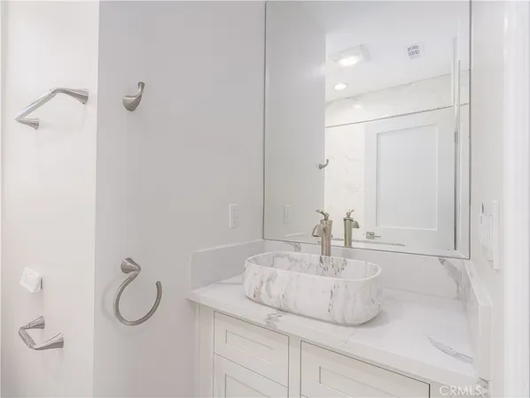 $4,150 | 8421 Bleriot Avenue, Westchester, CA 90045