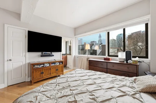 $5,200 | 63 Atlantic Avenue, Unit 5D, Boston, MA 02110