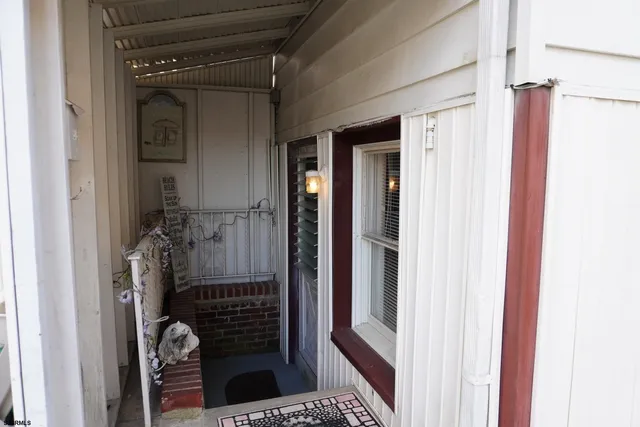 a view of walk in closet