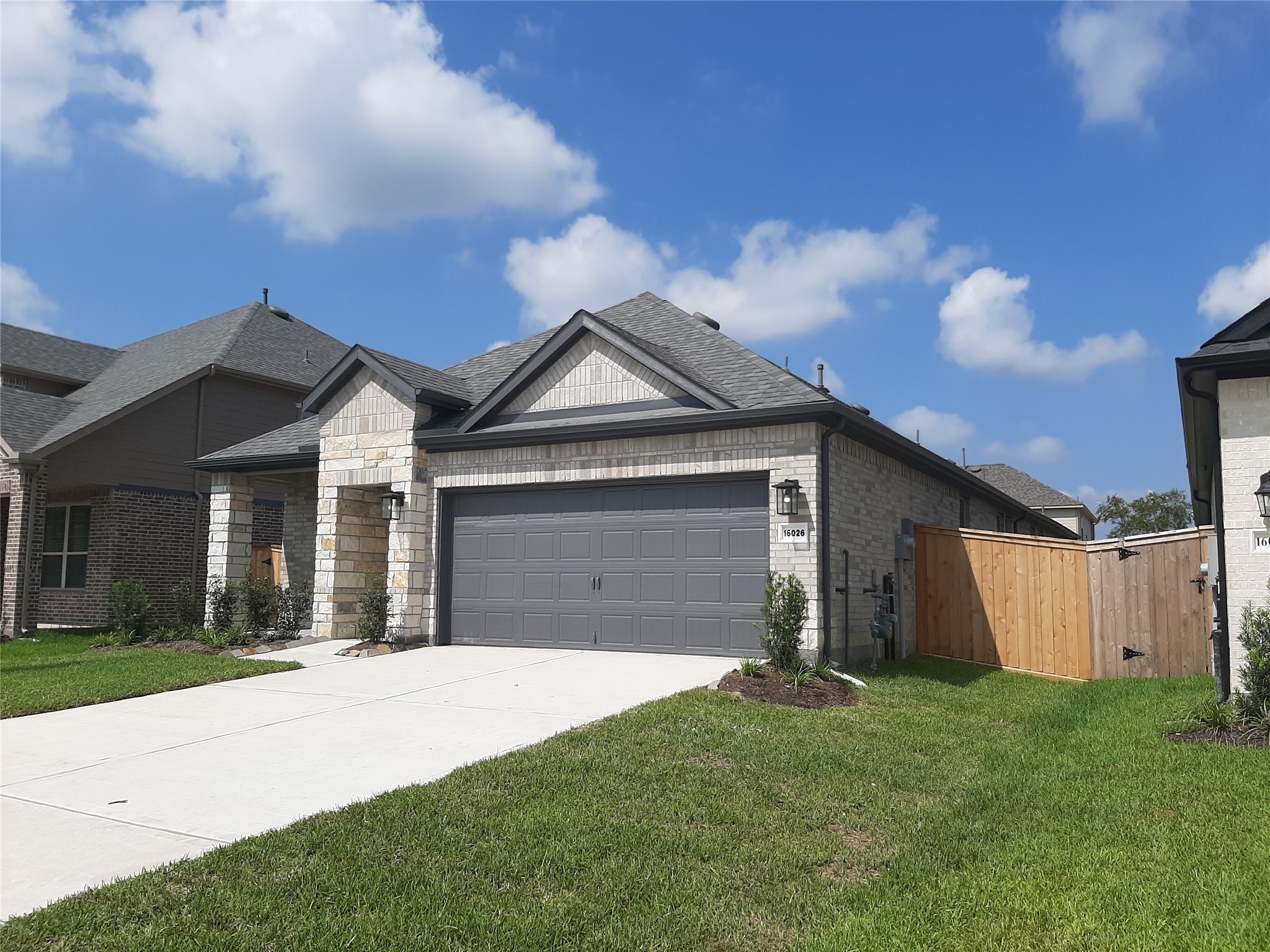 16026 Tangled Vine Lane Conroe, TX 77302 - Photo 3 of 23