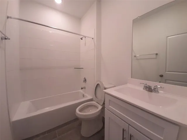 $2,100 | 16026 Tangled Vine Lane, Conroe, TX 77302