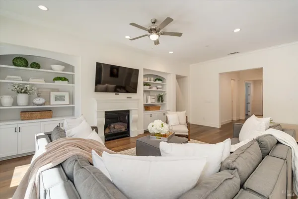 $1,949,000 | 215 Pheasant Lane, Napa, CA 94558