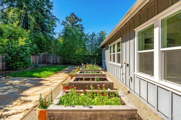 $1,949,000 | 215 Pheasant Lane, Napa, CA 94558