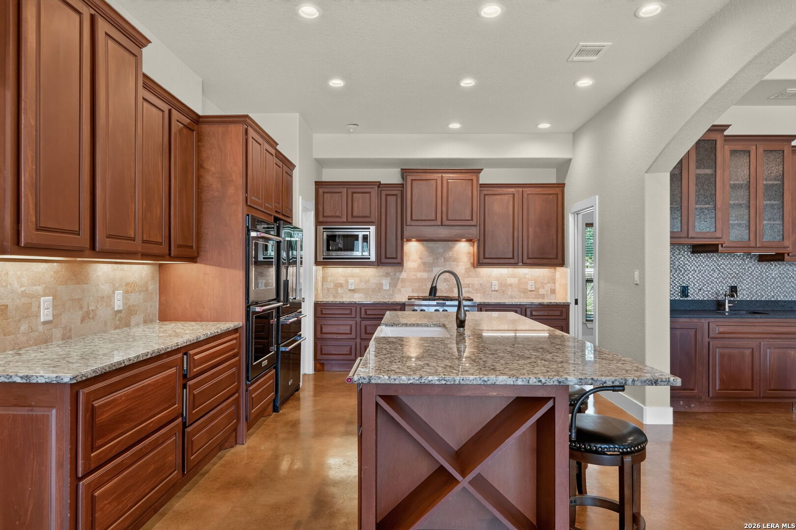 979 Long Meadow Spring Branch, TX 78070 - Photo 11 of 50 Gallery Image 11