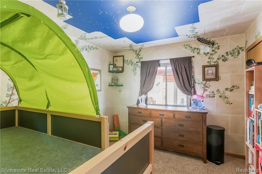 928 Milverton Road Troy, MI 48083 - Photo 18 of 36 018-2370662-large.jpg