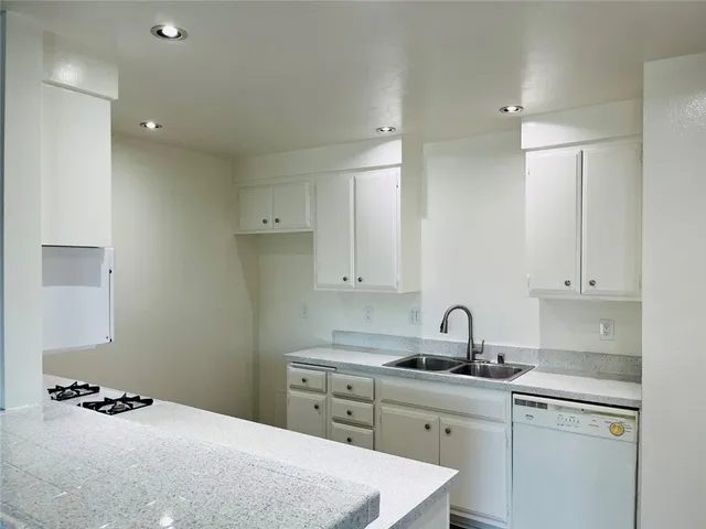 $2,150 | 6600 Warner Avenue, Unit 248, Huntington Beach, CA 92647