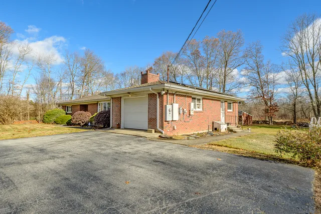 $499,000 | 1436 North Road, Killingly, CT 06241