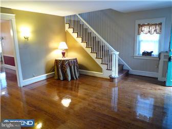 15 Mansfield Road Lansdowne, PA 19050 - Photo 2 of 19 Living Room