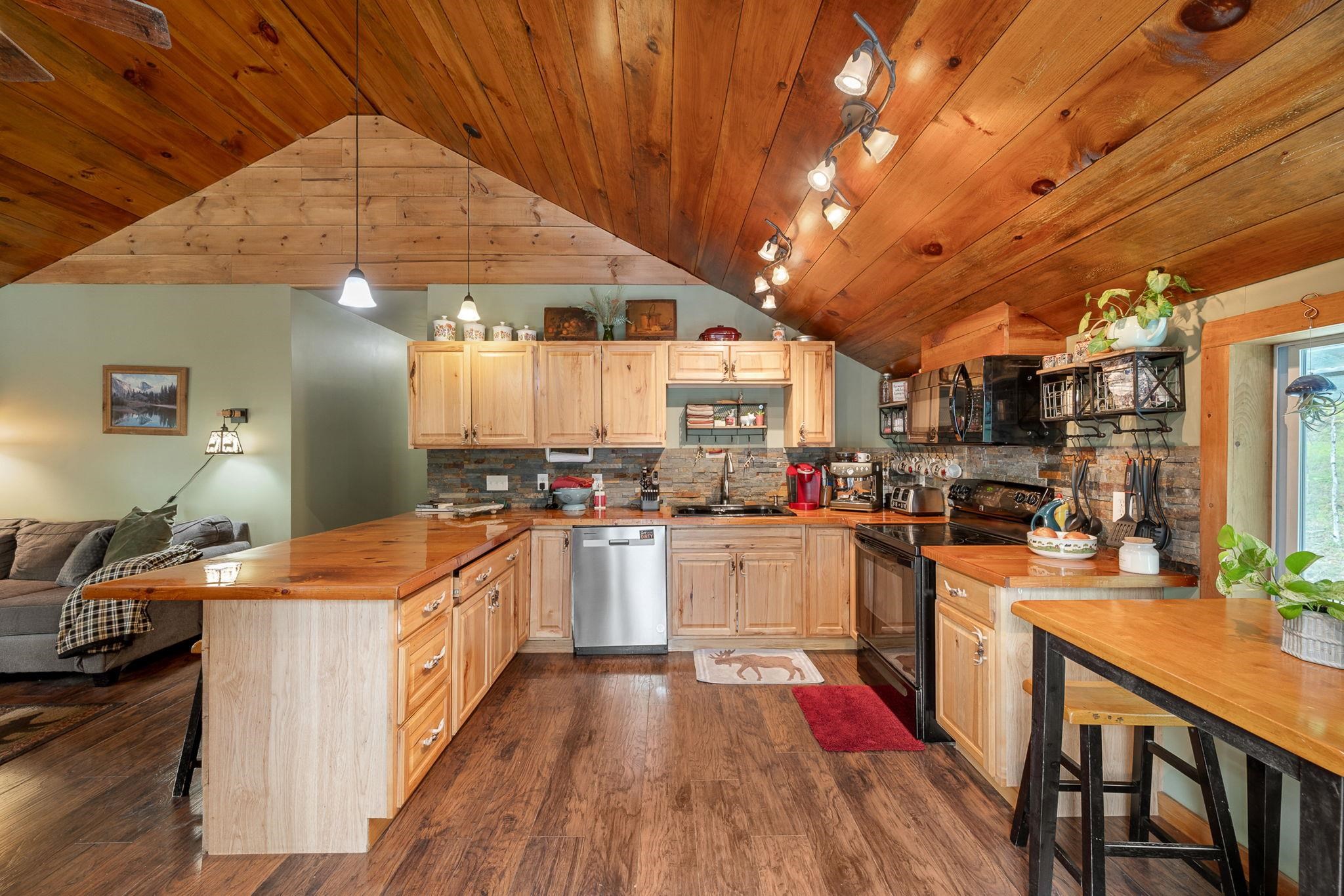 251 Doe Road Warren, VT 05674 - Photo 14 of 52