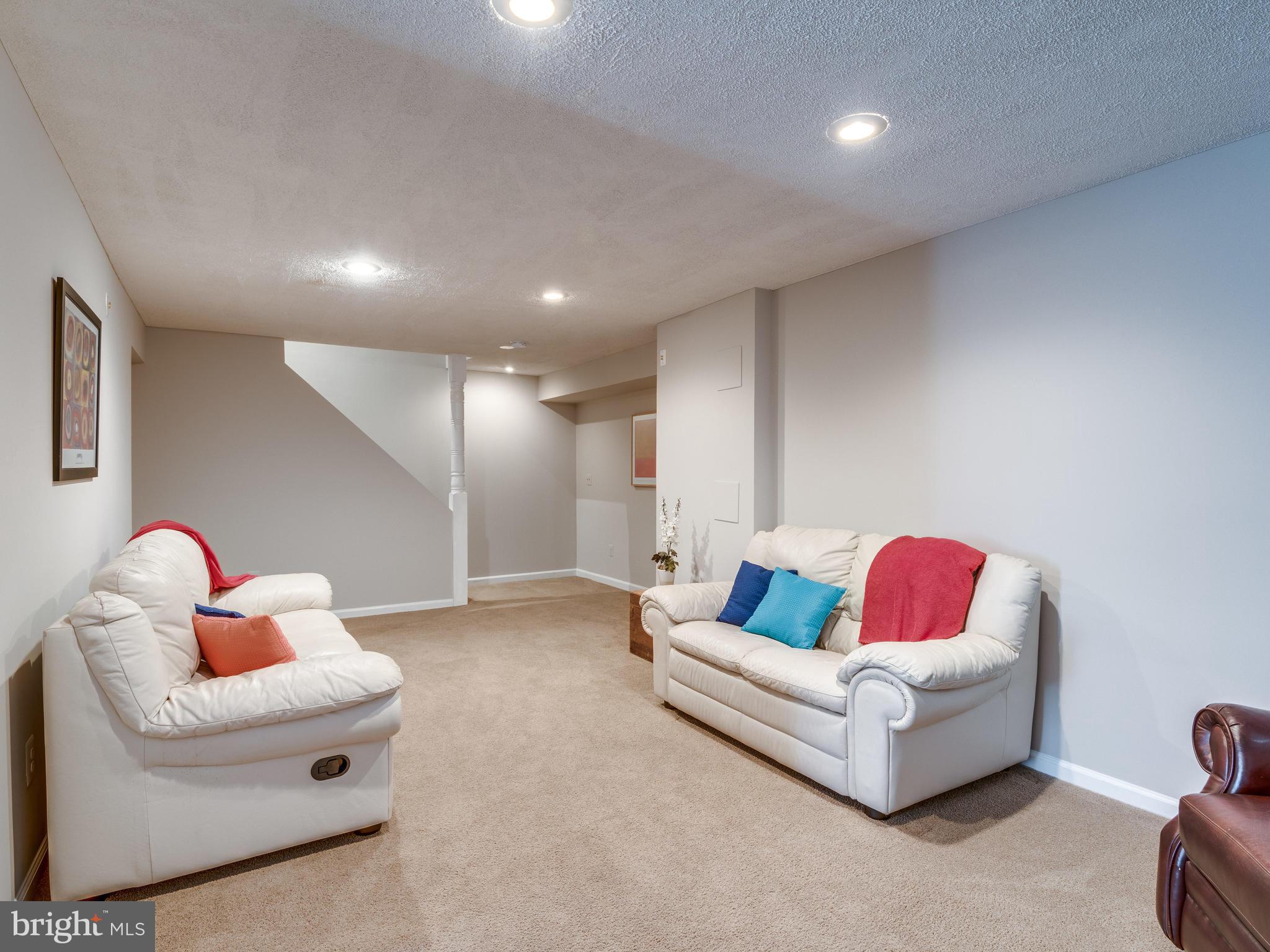 1940 Beech Road Sterling, VA 20164 - Photo 17 of 22 Family Room
