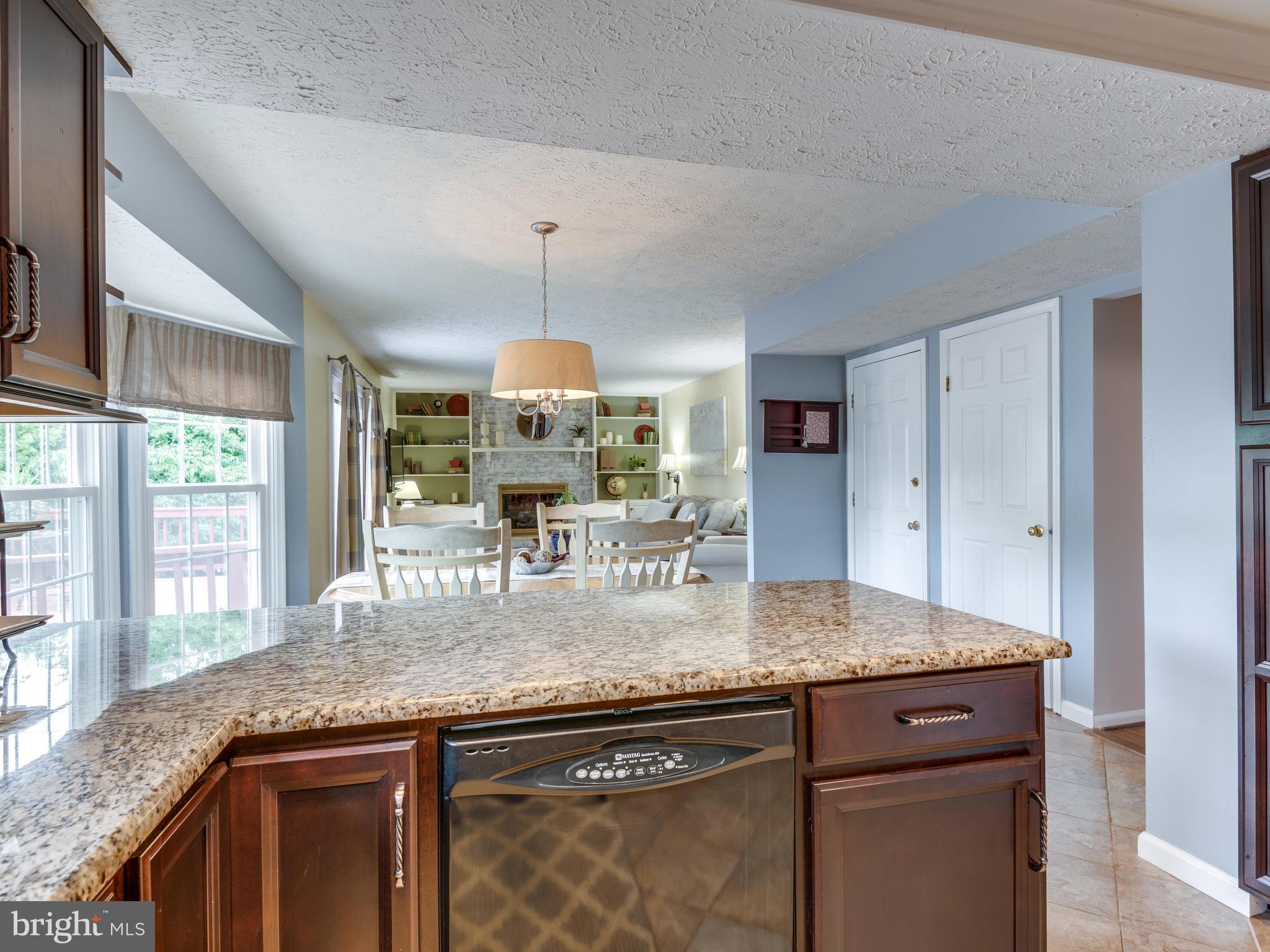 1940 Beech Road Sterling, VA 20164 - Photo 6 of 22 Kitchen