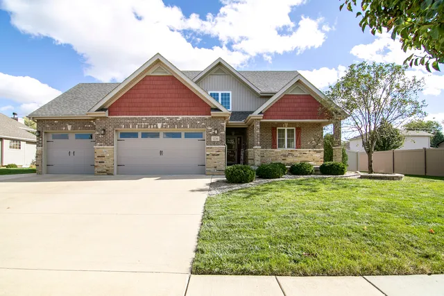 $440,000 | 1230 Eagle Bluff Drive, Bourbonnais, IL 60914
