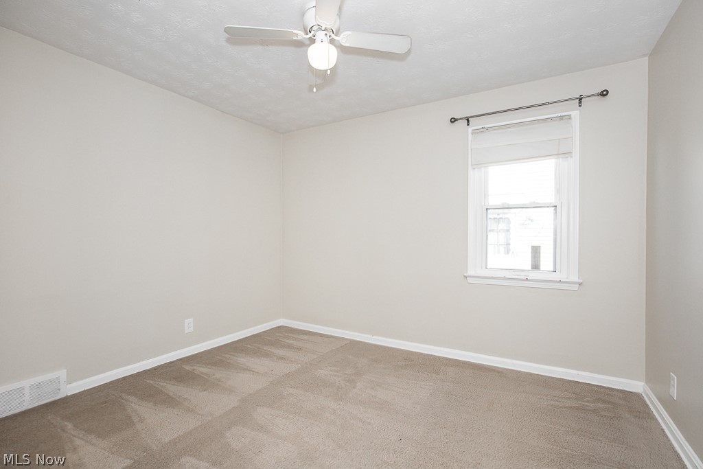 1646 Harwich Road Cleveland, OH 44124 - Photo 17 of 39 Carpeted 1st floor bedroom #2