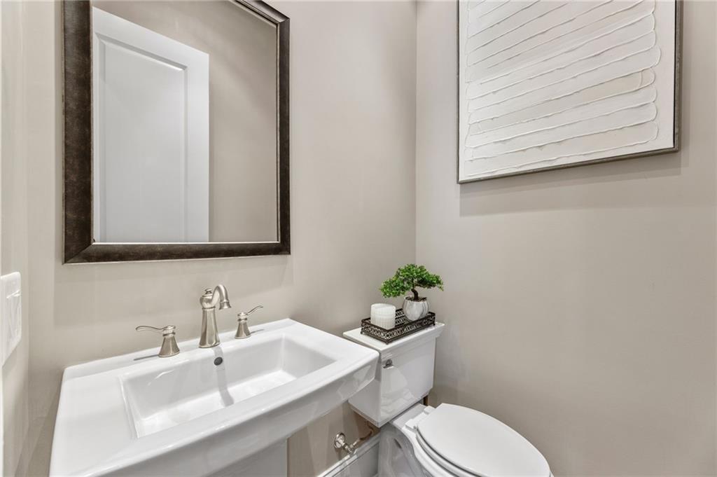 1333 Dover Circle Northeast Brookhaven, GA 30319 - Photo 11 of 51