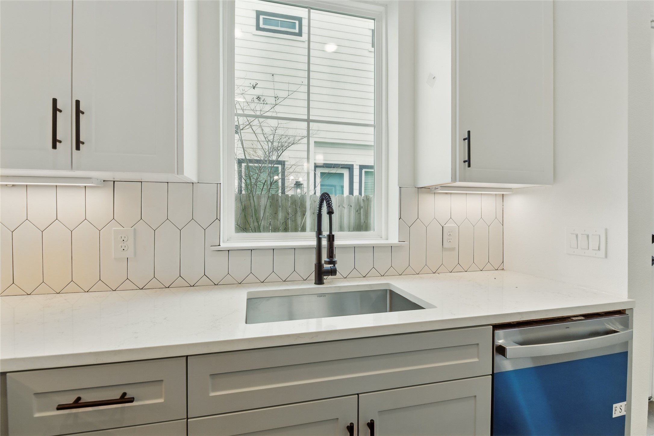 9902 Clark Road, Unit I Houston, TX 77076 - Photo 13 of 47