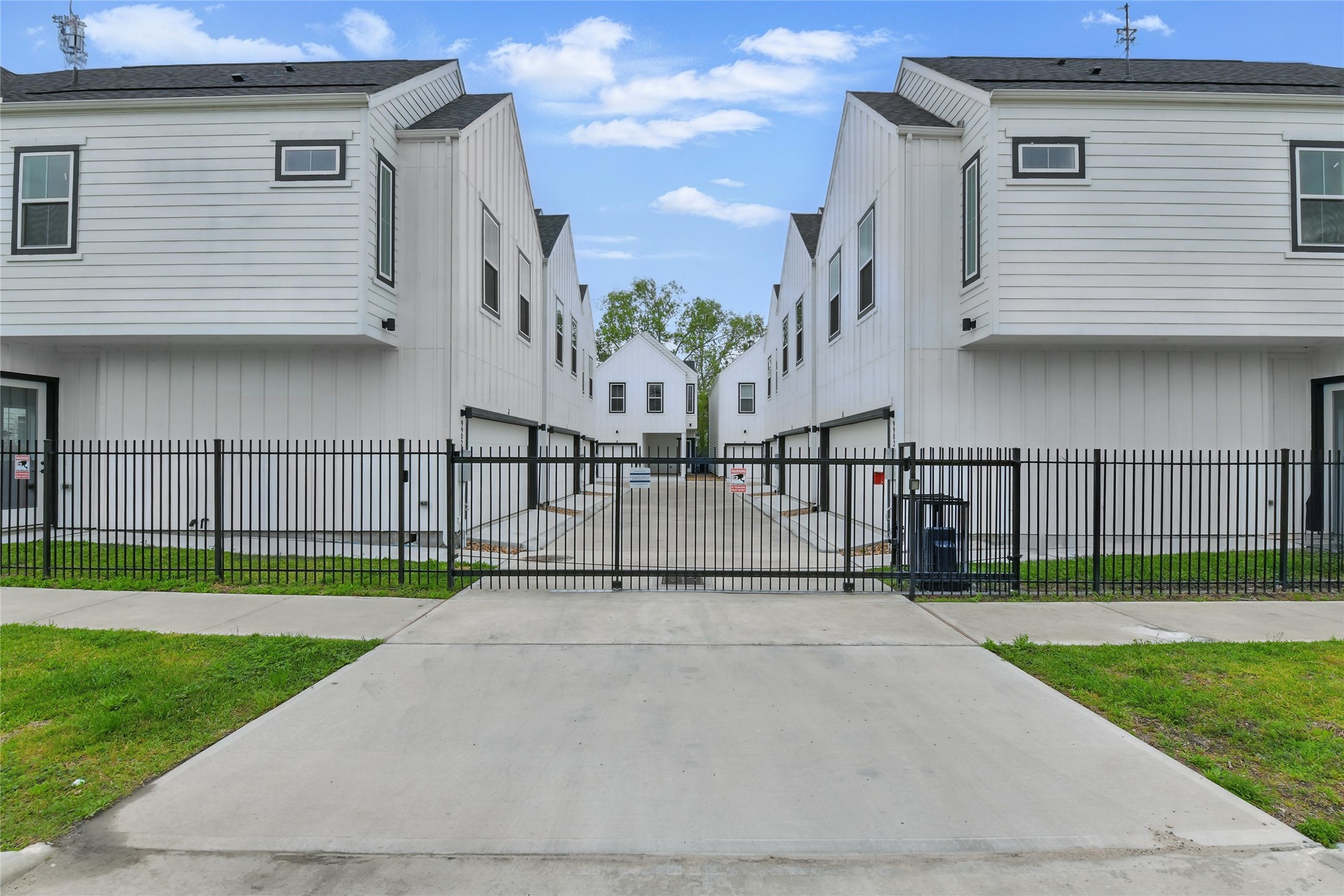 9902 Clark Road, Unit I Houston, TX 77076 - Photo 3 of 47