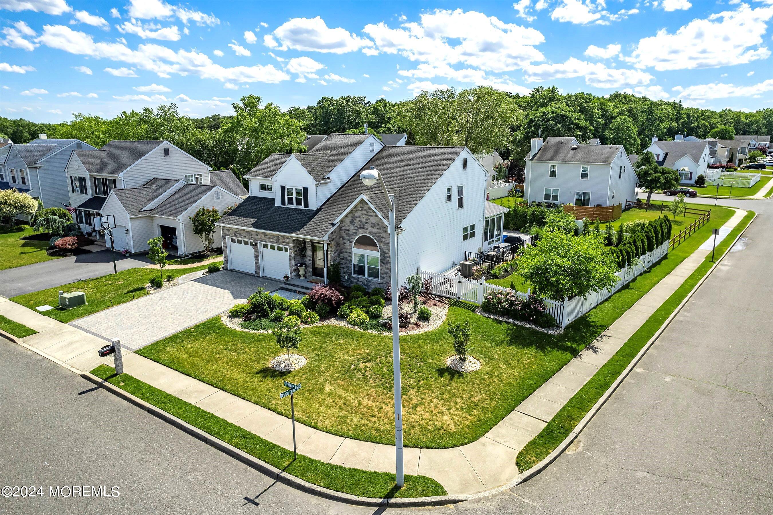 2 Muir Lane Howell, NJ 07731 - Photo 1 of 35 01-Front Right 1