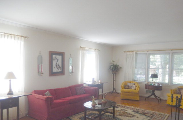 242 Slide Hill Road Johnston, SC 29832 - Photo 2 of 15 Living Room