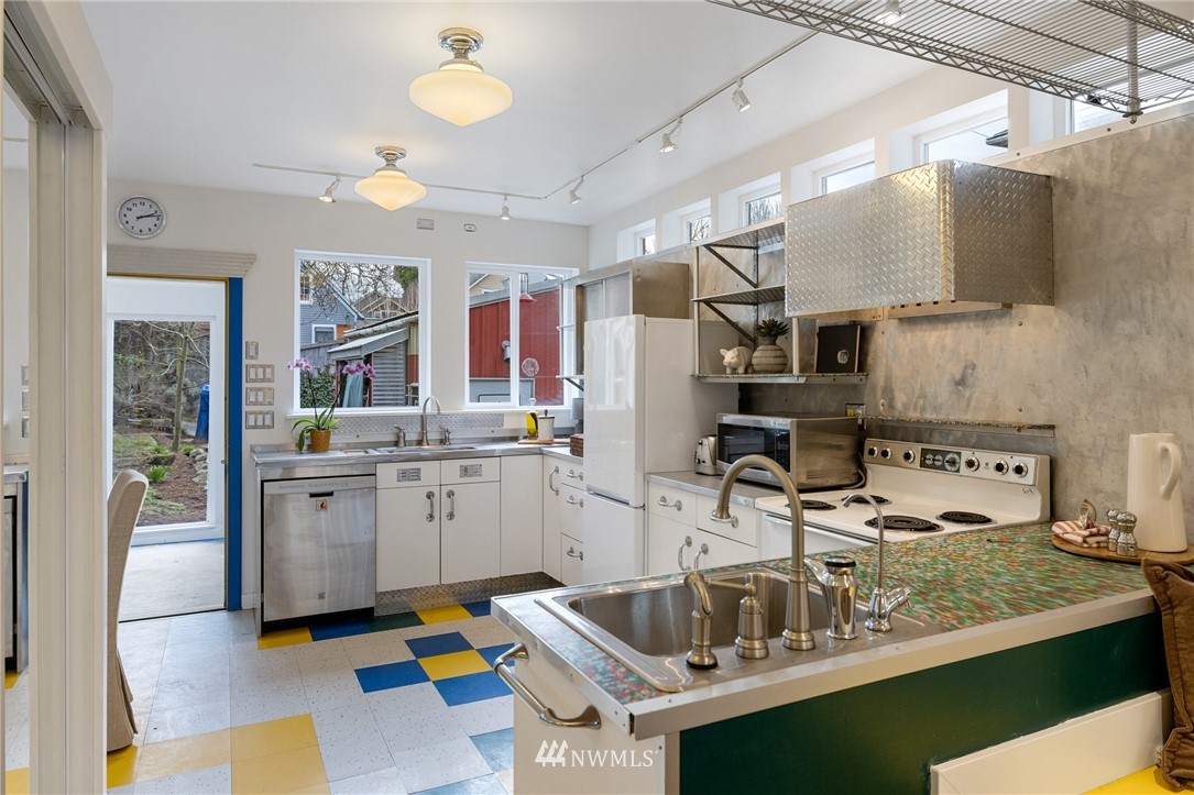 2133 North 63rd Street Seattle, WA 98103 - Photo 11 of 37 Gallery Image 11