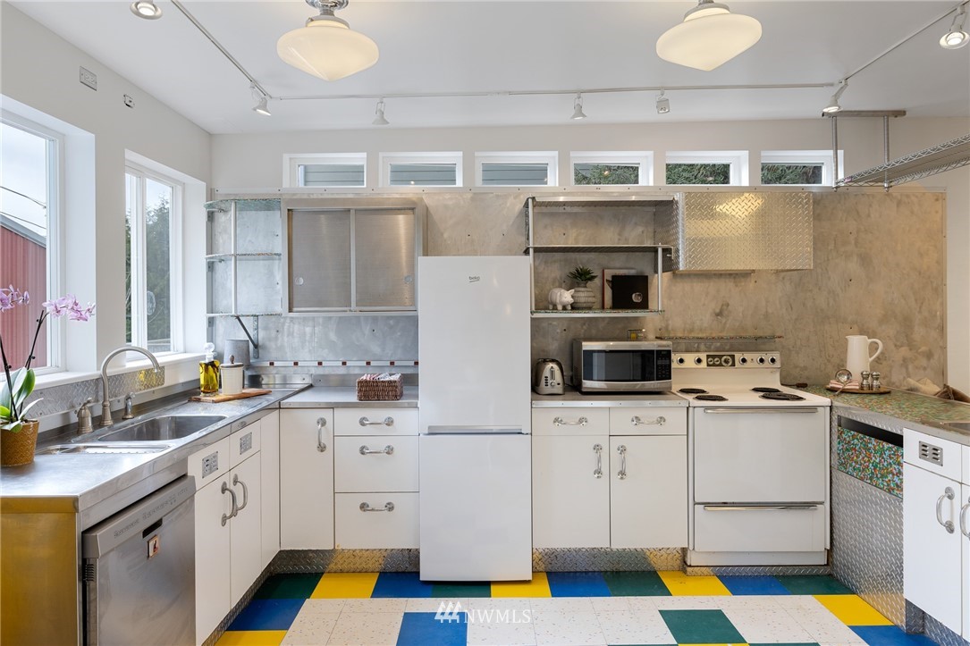 2133 North 63rd Street Seattle, WA 98103 - Photo 15 of 37 Gallery Image 15