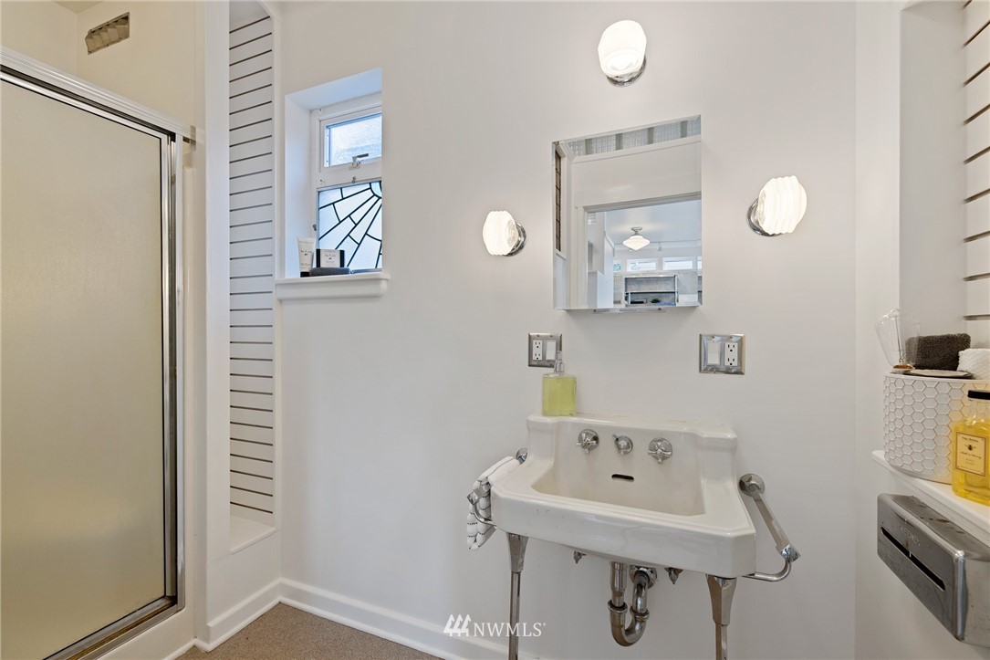 2133 North 63rd Street Seattle, WA 98103 - Photo 19 of 37 Gallery Image 19