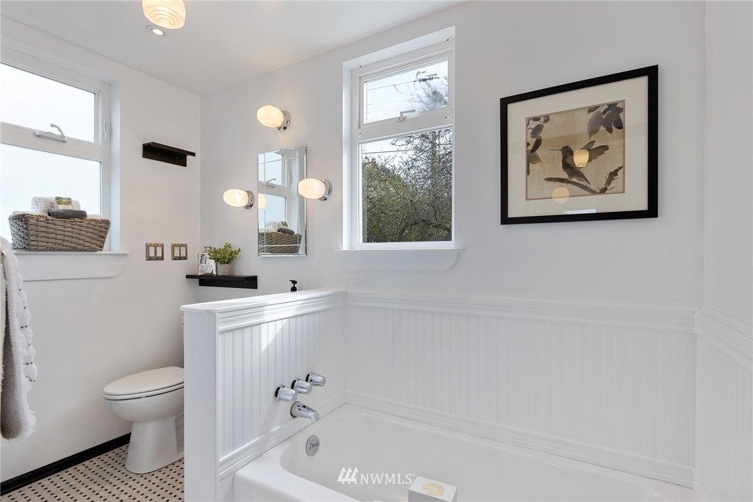 2133 North 63rd Street Seattle, WA 98103 - Photo 25 of 37 Gallery Image 25