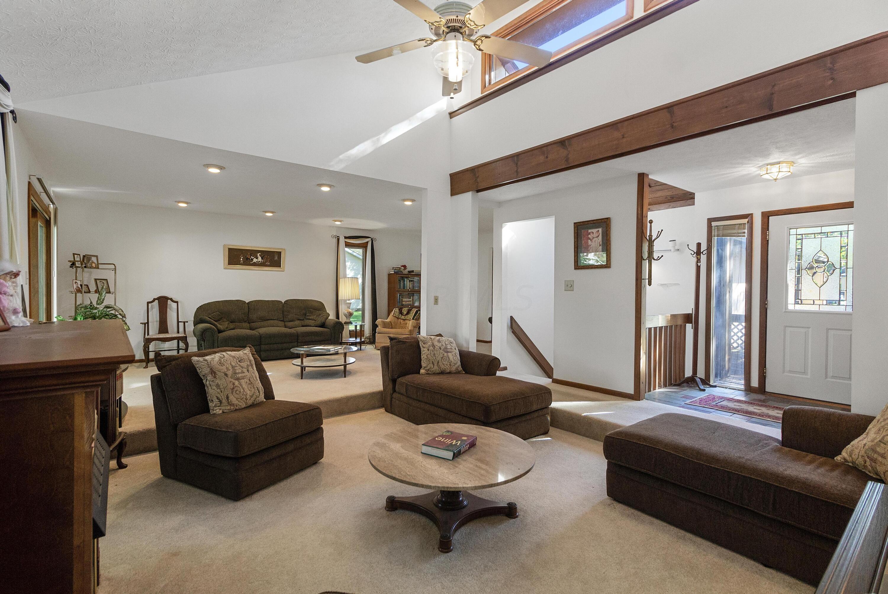 205 Timber Ridge Drive Pickerington, OH 43147 - Photo 4 of 27 4