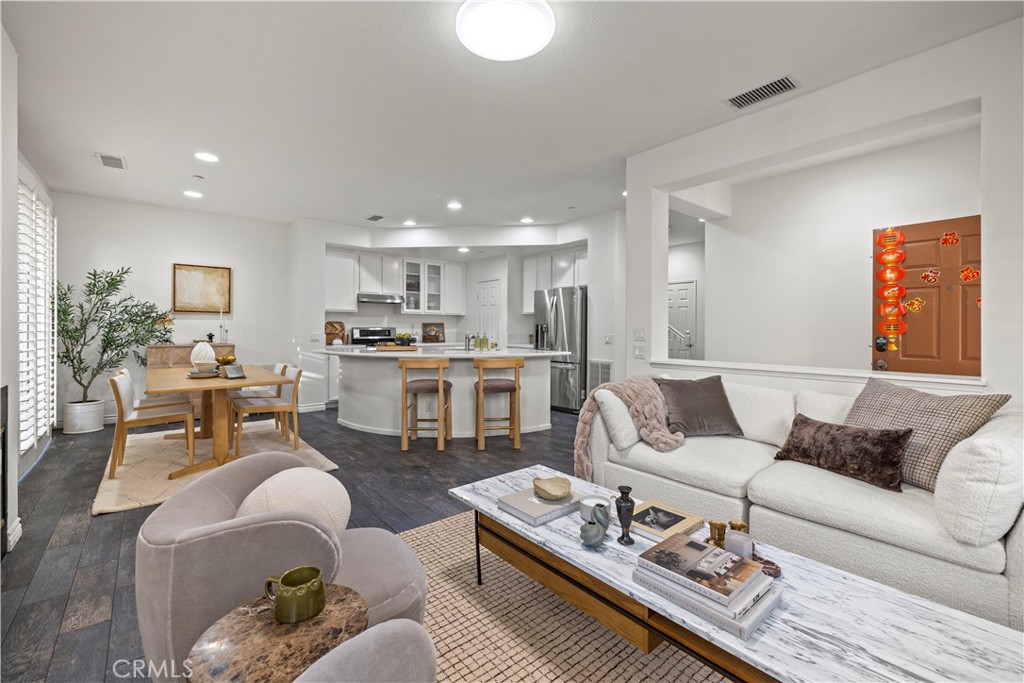 31 Poppy, Unit 50 Irvine, CA 92618 - Photo 5 of 27