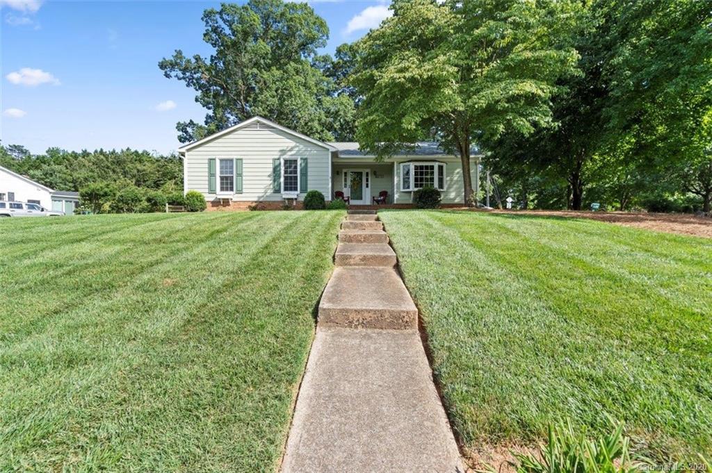 9721 Watergate Road Charlotte, NC 28270 - Photo 2 of 32 Gallery Image 2