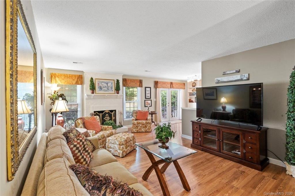 9721 Watergate Road Charlotte, NC 28270 - Photo 4 of 32 Gallery Image 4