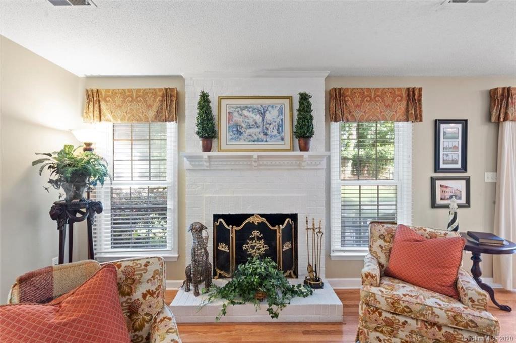 9721 Watergate Road Charlotte, NC 28270 - Photo 7 of 32 Gallery Image 7