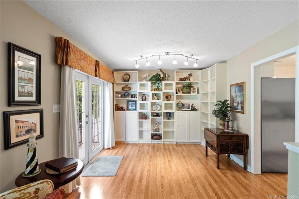 9721 Watergate Road Charlotte, NC 28270 - Photo 8 of 32 Gallery Image 8