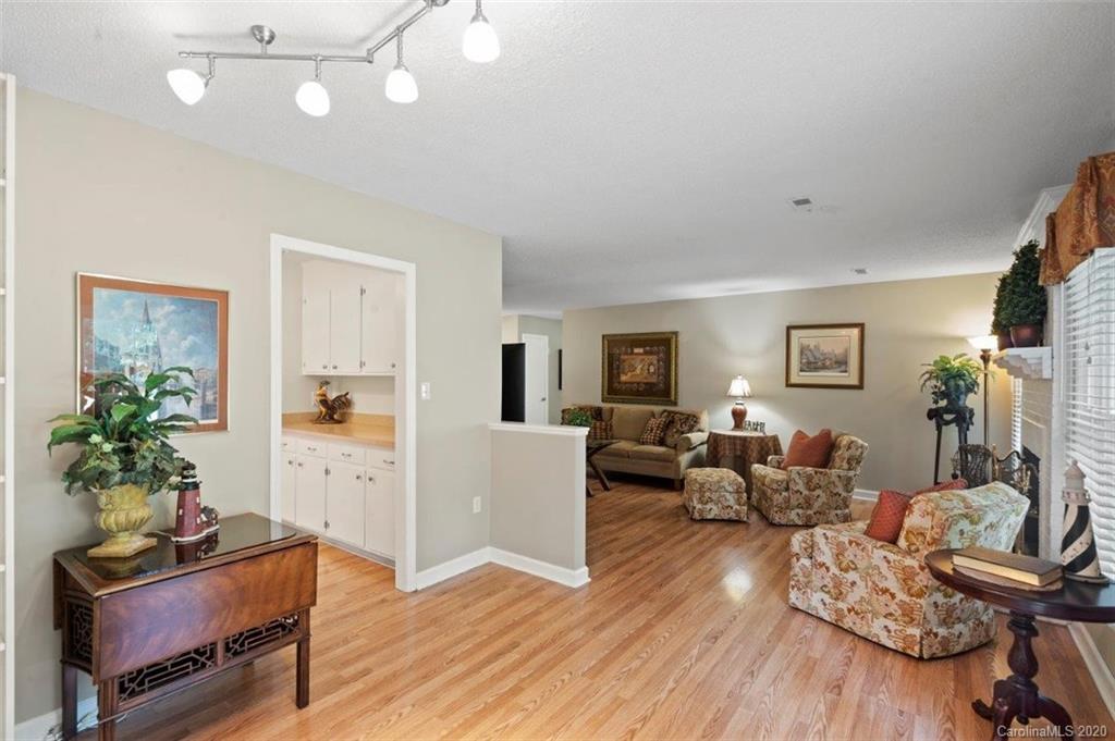 9721 Watergate Road Charlotte, NC 28270 - Photo 10 of 32 Gallery Image 10