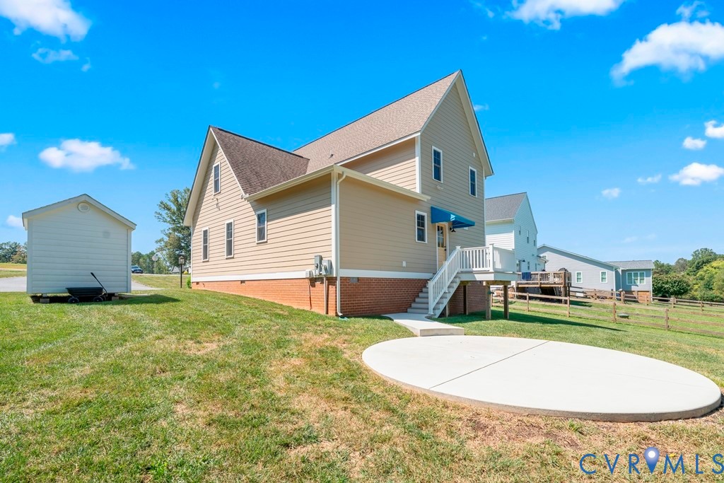 3029 Swanns Inn Crescent Goochland, VA 23063 - Photo 4 of 19 Back of property -deck for grilling and stairs to
