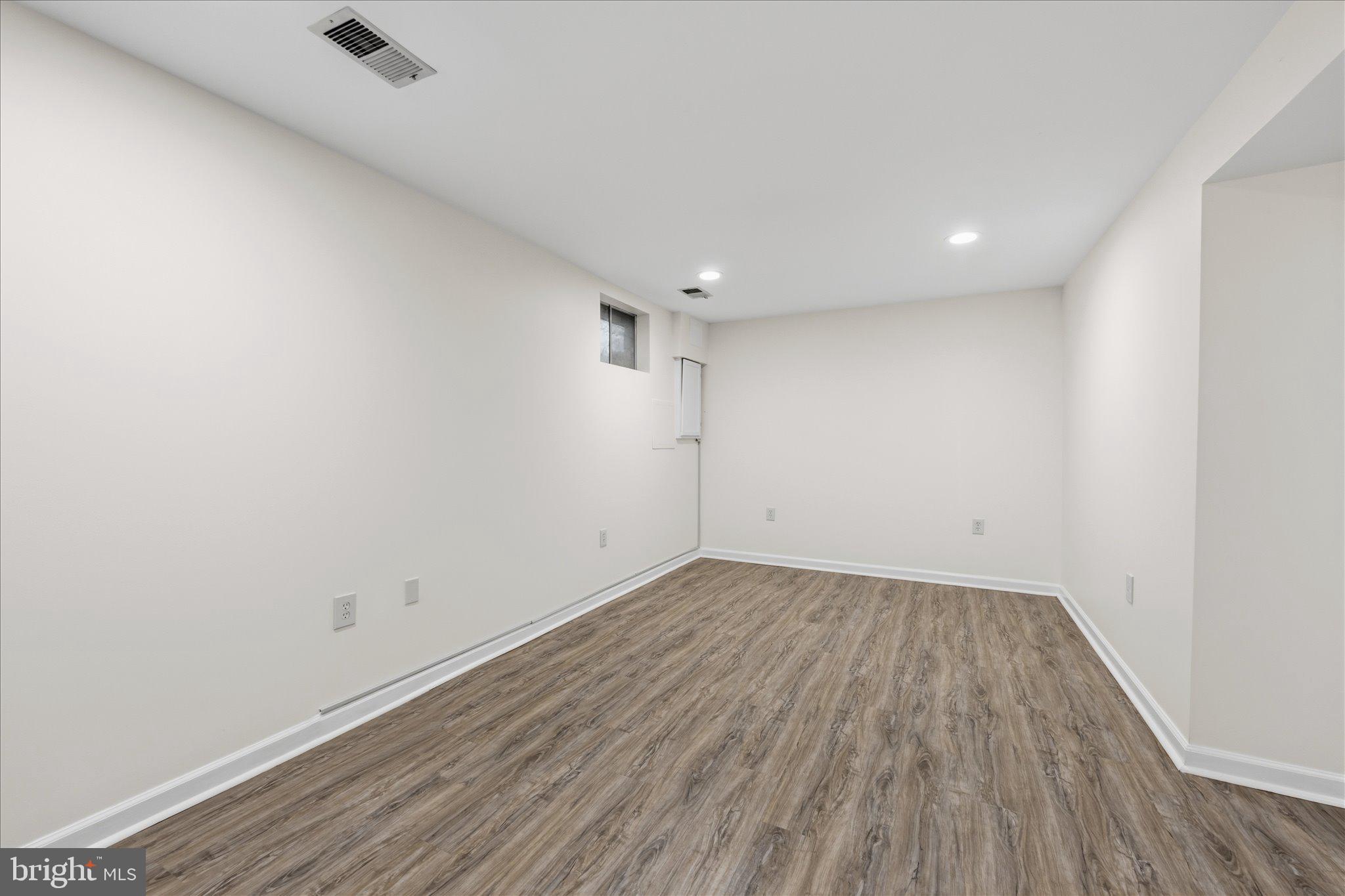 8565 Tyrolean Way Springfield, VA 22153 - Photo 27 of 37 Gallery Image 27