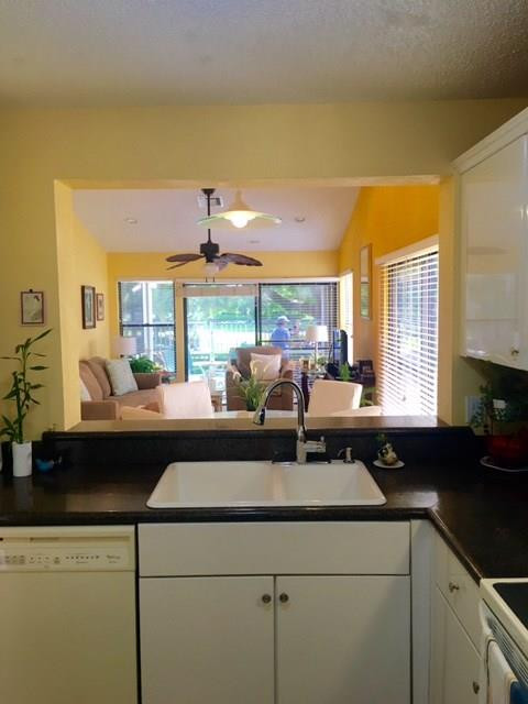 5592 Amersham Way Boca Raton, FL 33486 - Photo 4 of 16 Photo 4