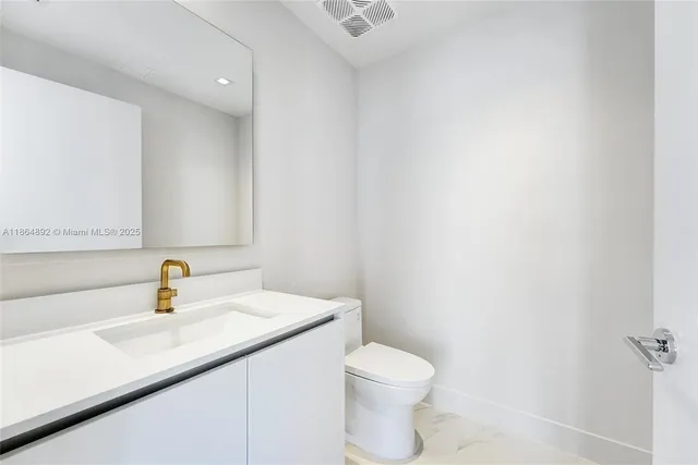 $2,949,000 | 700 Northeast 24th Street, Unit 2901, Miami, FL 33137