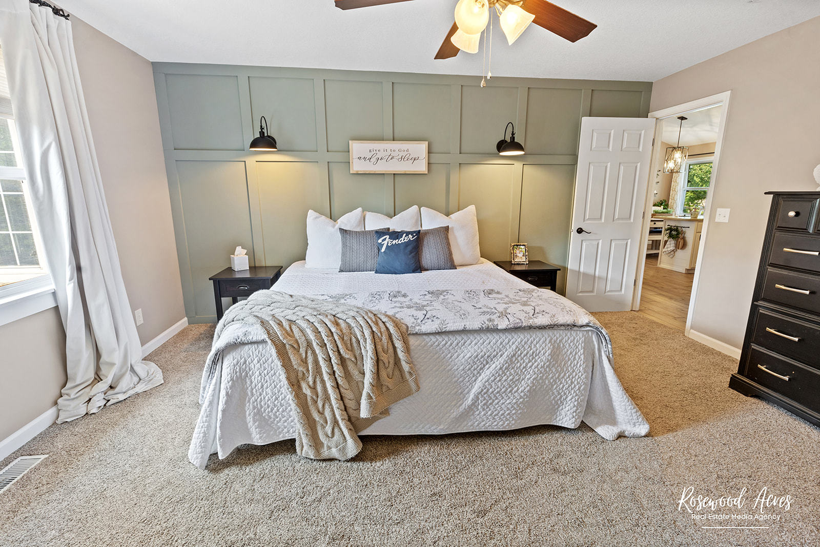 2650 Mooregate Turn Kankakee, IL 60901 - Photo 19 of 51 a bedroom with a bed and a couch