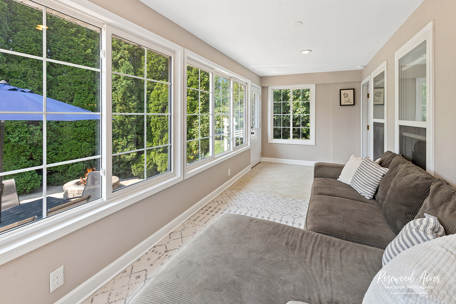 2650 Mooregate Turn Kankakee, IL 60901 - Photo 35 of 51 a living room with furniture and windows
