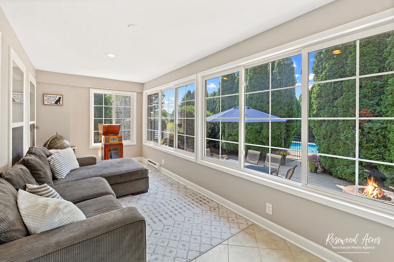 2650 Mooregate Turn Kankakee, IL 60901 - Photo 36 of 51 a living room with furniture and a large window