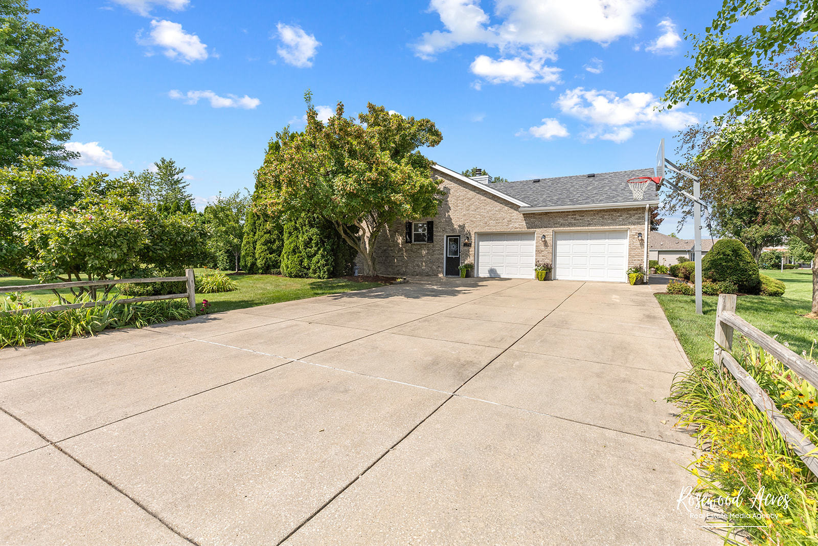 2650 Mooregate Turn Kankakee, IL 60901 - Photo 46 of 51 a pathway of a house with a yard