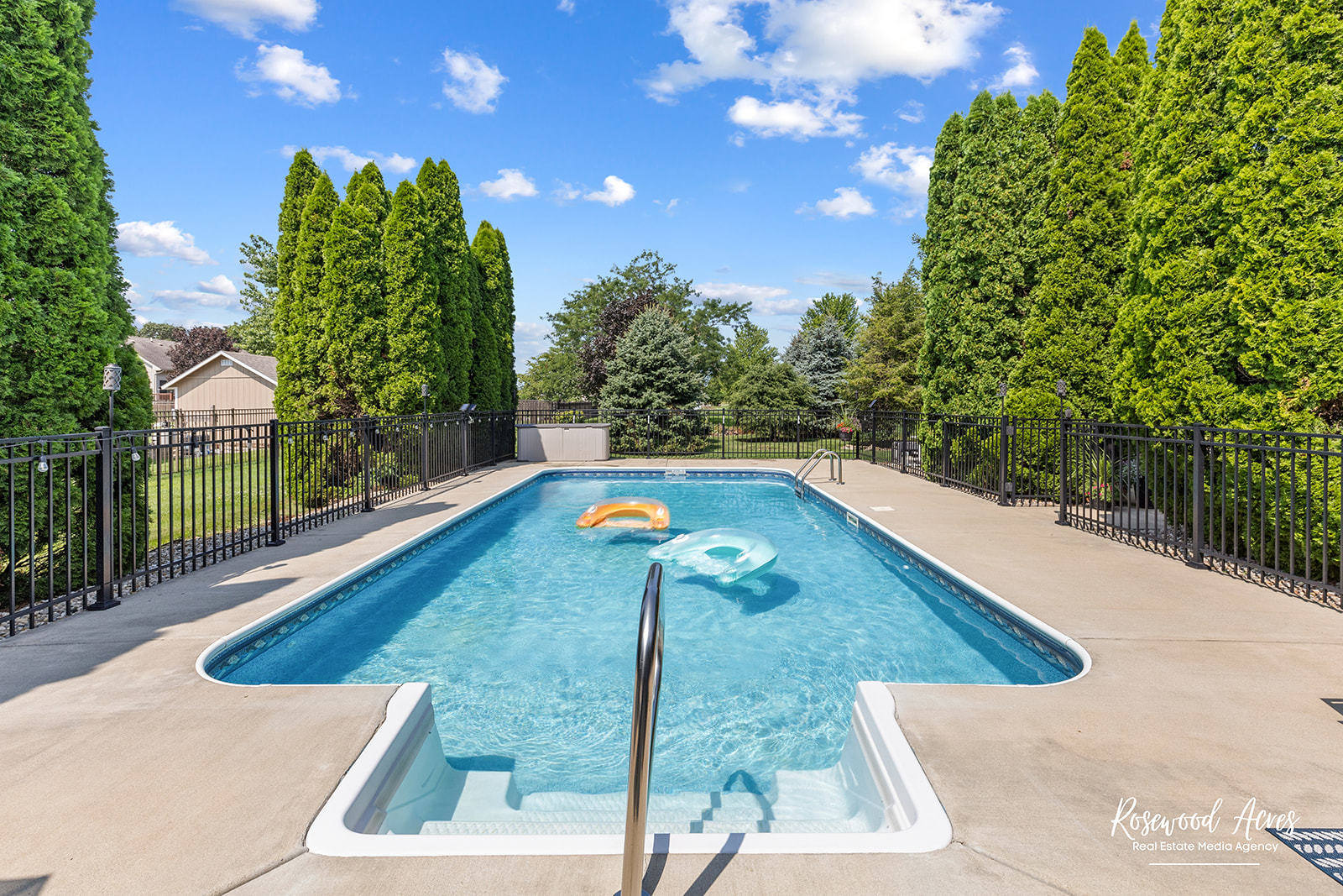 2650 Mooregate Turn Kankakee, IL 60901 - Photo 47 of 51 a view of a swimming pool with a patio