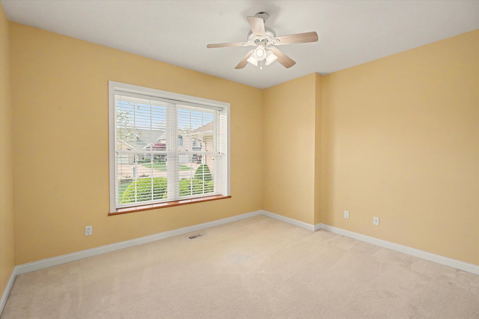 2910 Rutherford Drive Urbana, IL 61802 - Photo 27 of 62 an empty room with a window